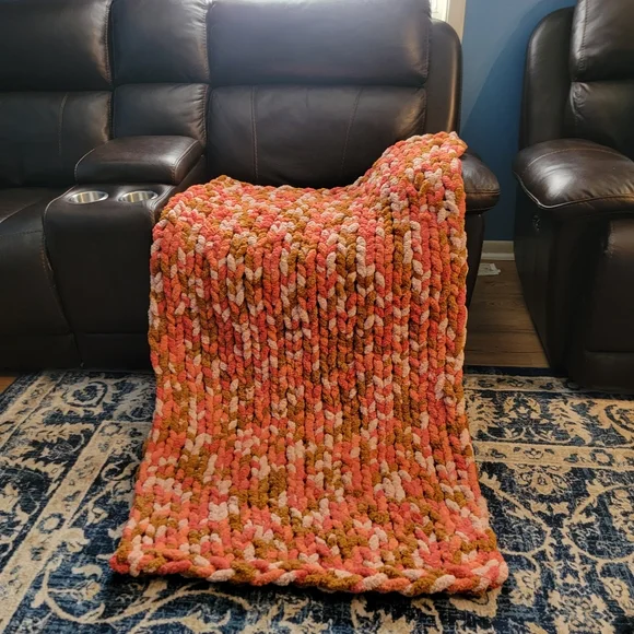 Handmade knit blanket - Picture 2 of 6